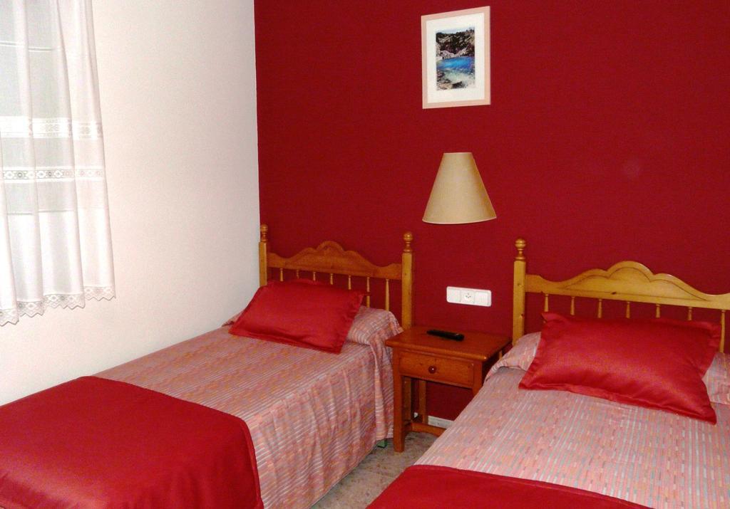 Hostal Rural Casa Castro Alberuela de la Liena Rum bild