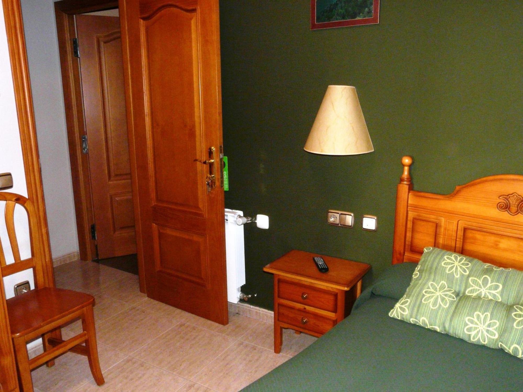 Hostal Rural Casa Castro Alberuela de la Liena Rum bild